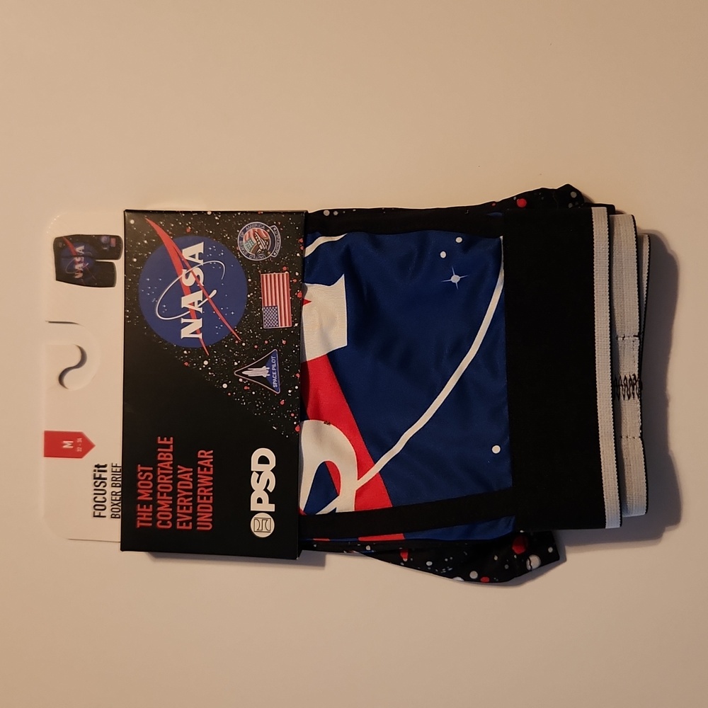 NASA boxer brief size medium. New and original package. By Focus fit. Polyester